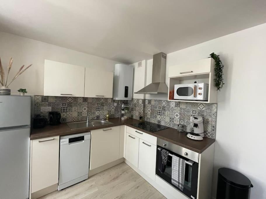 Appartamento T2 Refait A Neuf Sur Le Theme Oriental Rodez Esterno foto